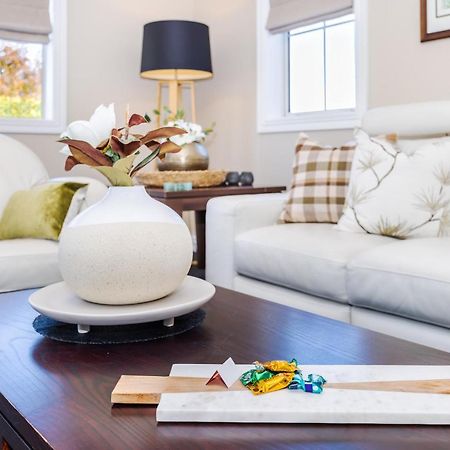 Sweet Magnolia 1 Or 2 Bedroom Suite St Kilda Cambridge With Complimentary Continental Breakfast Kültér fotó