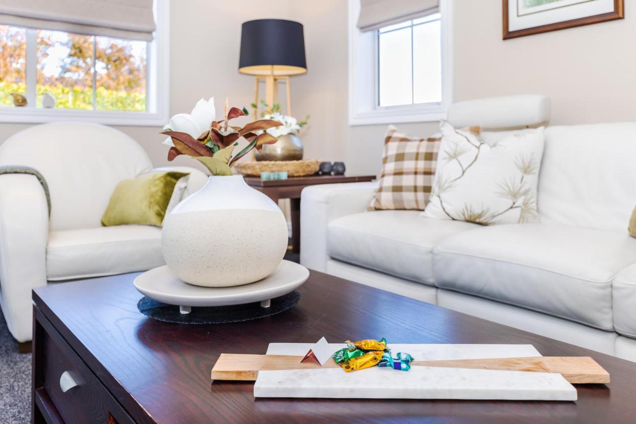 Sweet Magnolia 1 Or 2 Bedroom Suite St Kilda Cambridge With Complimentary Continental Breakfast Kültér fotó